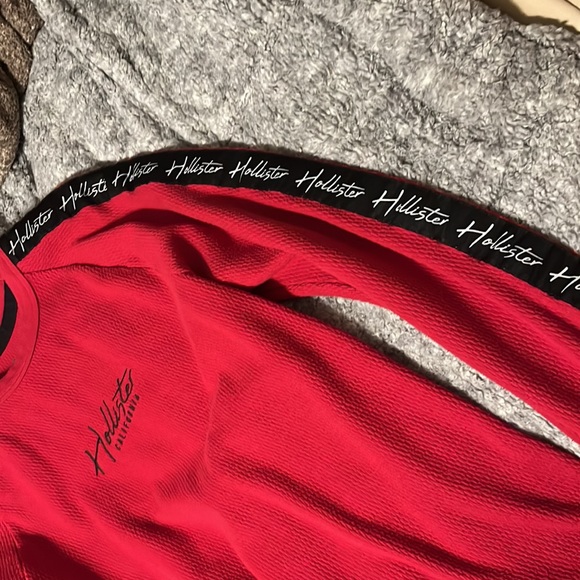 Red and black Hollister long sleeve large - Picture 4 of 4